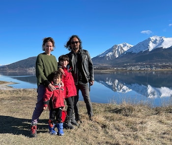 Teban en familia, con su