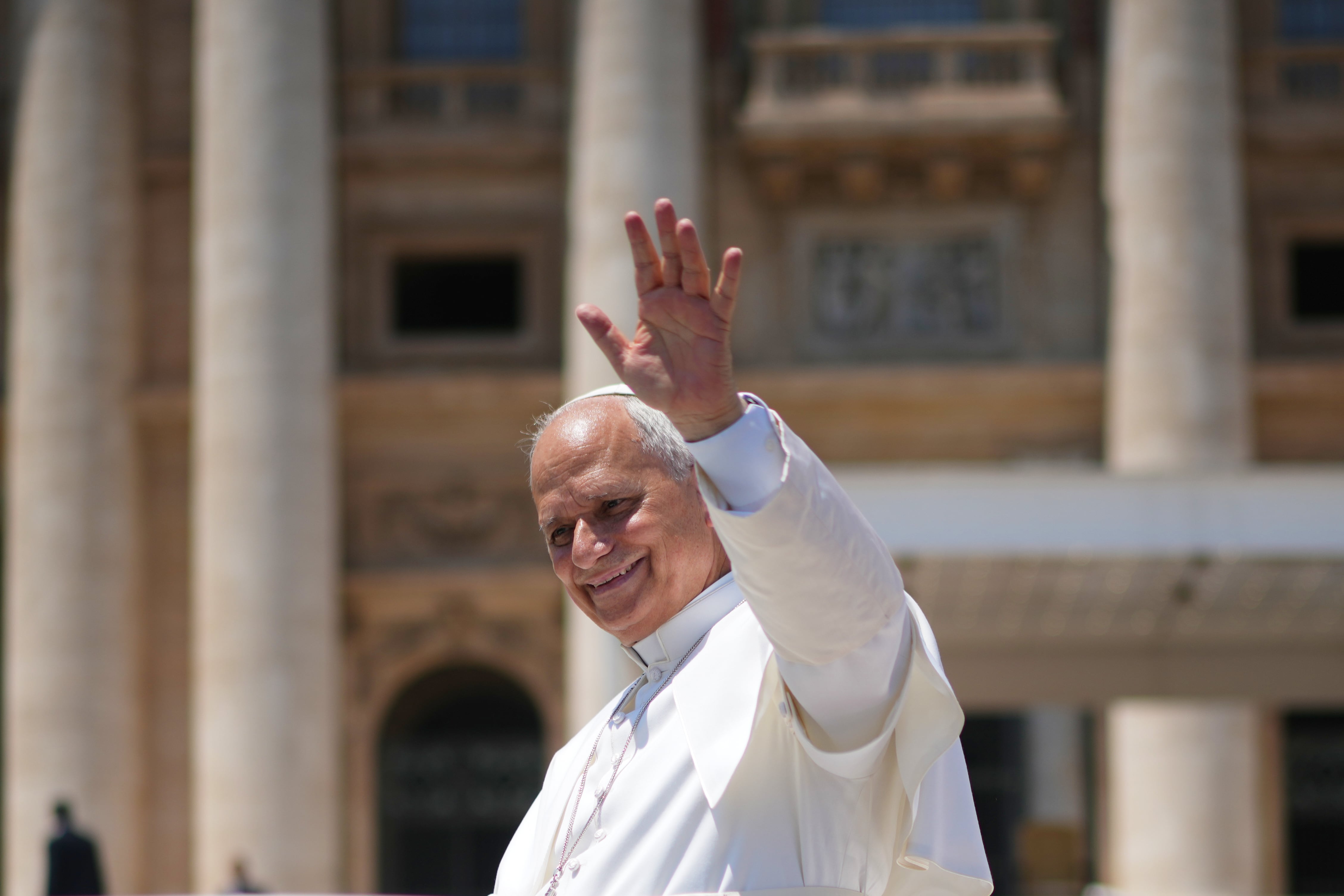 La custodia de León XIV buscará garantizar su seguridad sin romper el contacto del Papa con los fieles (AP Foto/Andrew Medichini)