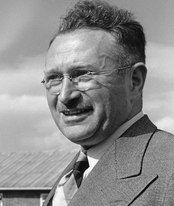 El neurólogo judío alemán, naiconalizado