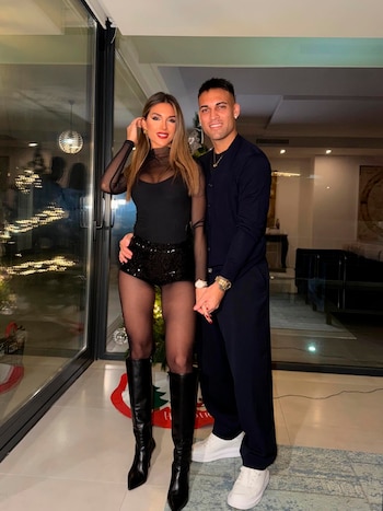 Lautaro Martínez con su pareja