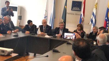 Alberto Fernández y legisladores del