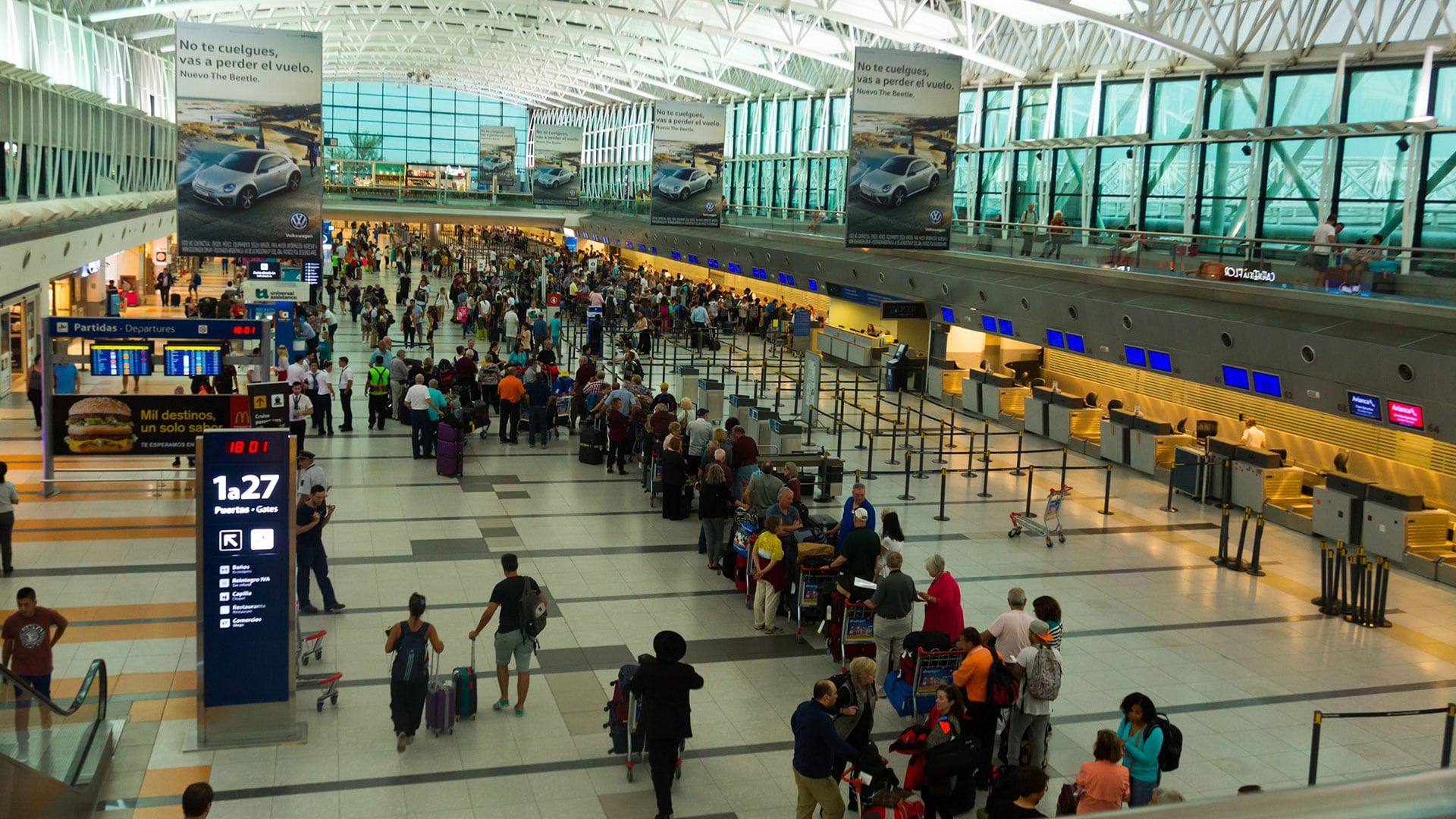 Las proyecciones preliminares para el inicio de 2026 indican que la salida de dólares por turismo emisivo en el primer trimestre sería menor que en el mismo período de 2025 (Getty)