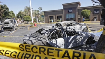 Se mantiene un bloqueo carretero