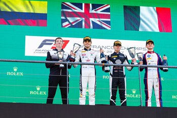 Sebastián Montoya celebra su primer