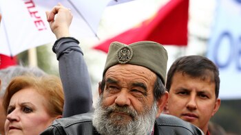 Decenas de miles vuelven a