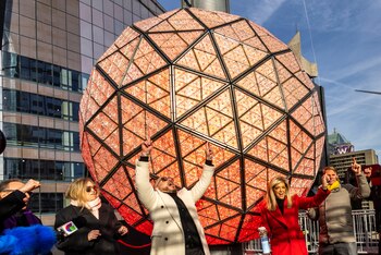 Pitbull y Joy Mangano, los