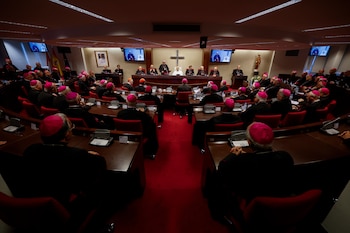 El papa León XIV en la Conferencia Episcopal Española (CEE) en Madrid este lunes durante su visita a España. (EFE/JJ Guillén)