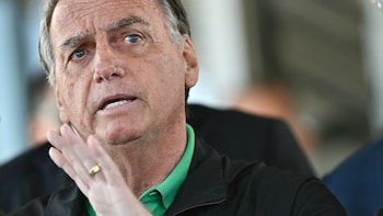 Bolsonaro es trasladado a una