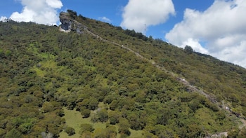 El recorrido, gratuito y abierto las 24 horas, exige resistencia física y cuidado del entorno natural - crédito Canal Tro