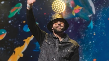 Un cantante, compositor y productor