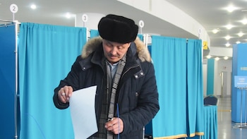 Kazajistán aprueba con un 87,15%