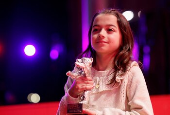 Sofia Otero con el Oso