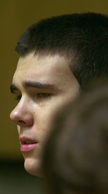 James Parker derrama lágrimas el