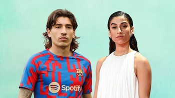 Carolina Yuste y Héctor Bellerín, pareja sorpresa del verano: el beso que confirma su romance