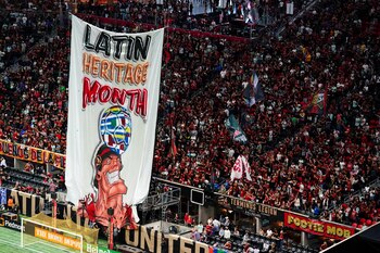 Es una ciudad con una