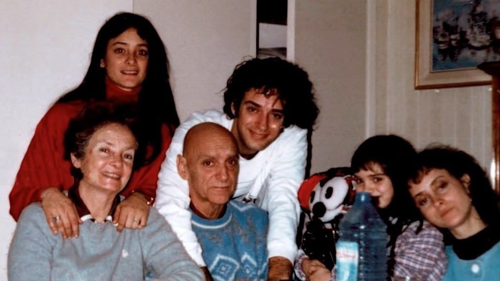 La canción “Té para tres” de Gustavo Cerati nació tras el diagnóstico terminal de su padre (Captura de video)