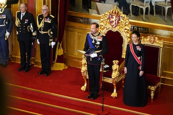 La heredera Ingrid Alexandra queda primera en la línea de sucesión tras la entronización (Hakon Mosvold Larsen/Pool Photo via AP)