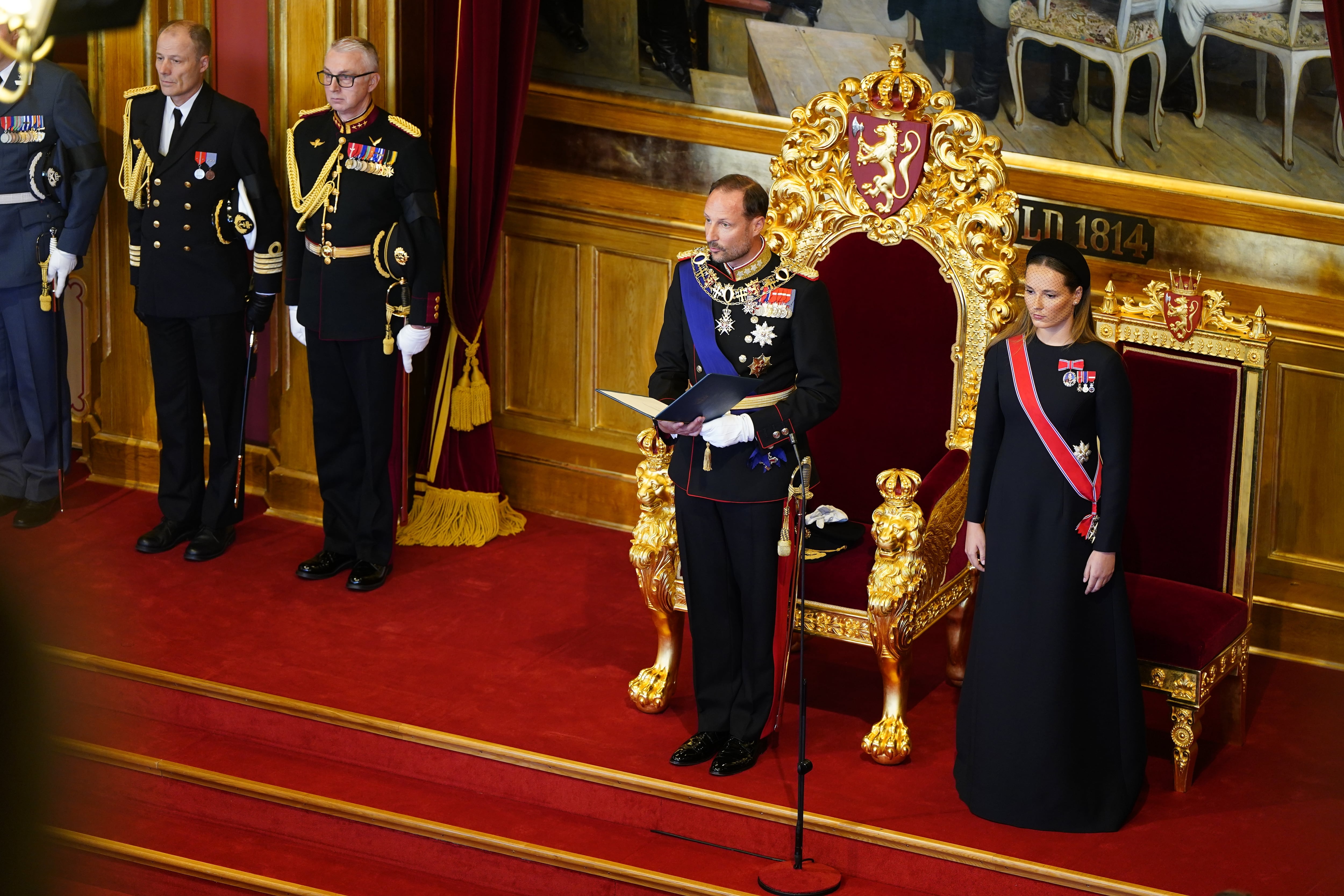 La heredera Ingrid Alexandra queda primera en la línea de sucesión tras la entronización (Hakon Mosvold Larsen/Pool Photo via AP)