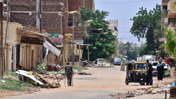 EEUU sanciona a tres altos