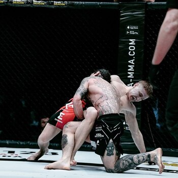 Kovalev trató de derribar a