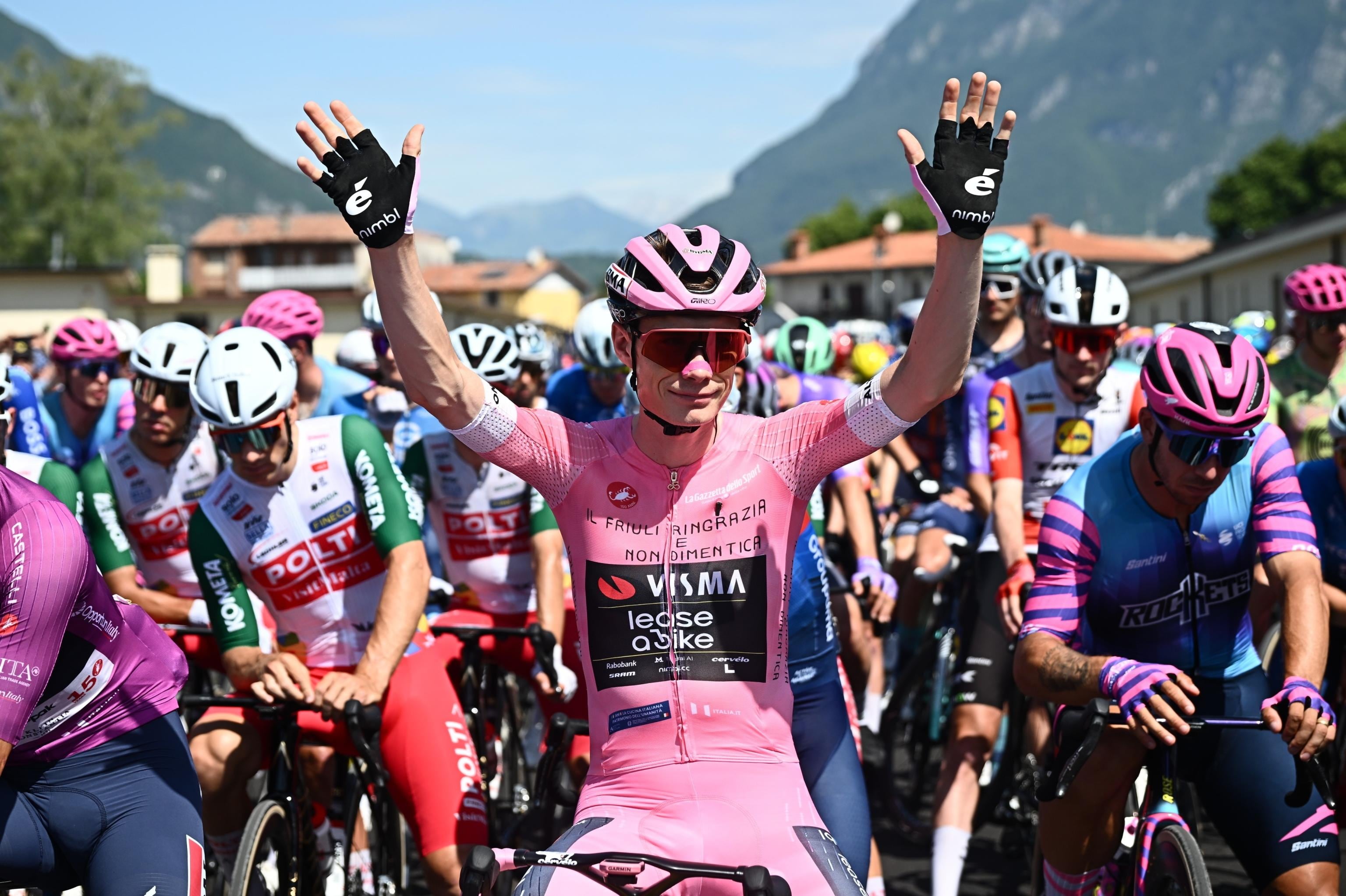 Jonas Vingegaard con la camiseta rosada del Giro de Italia 2026-crédito Luca Zennaro/EFE
