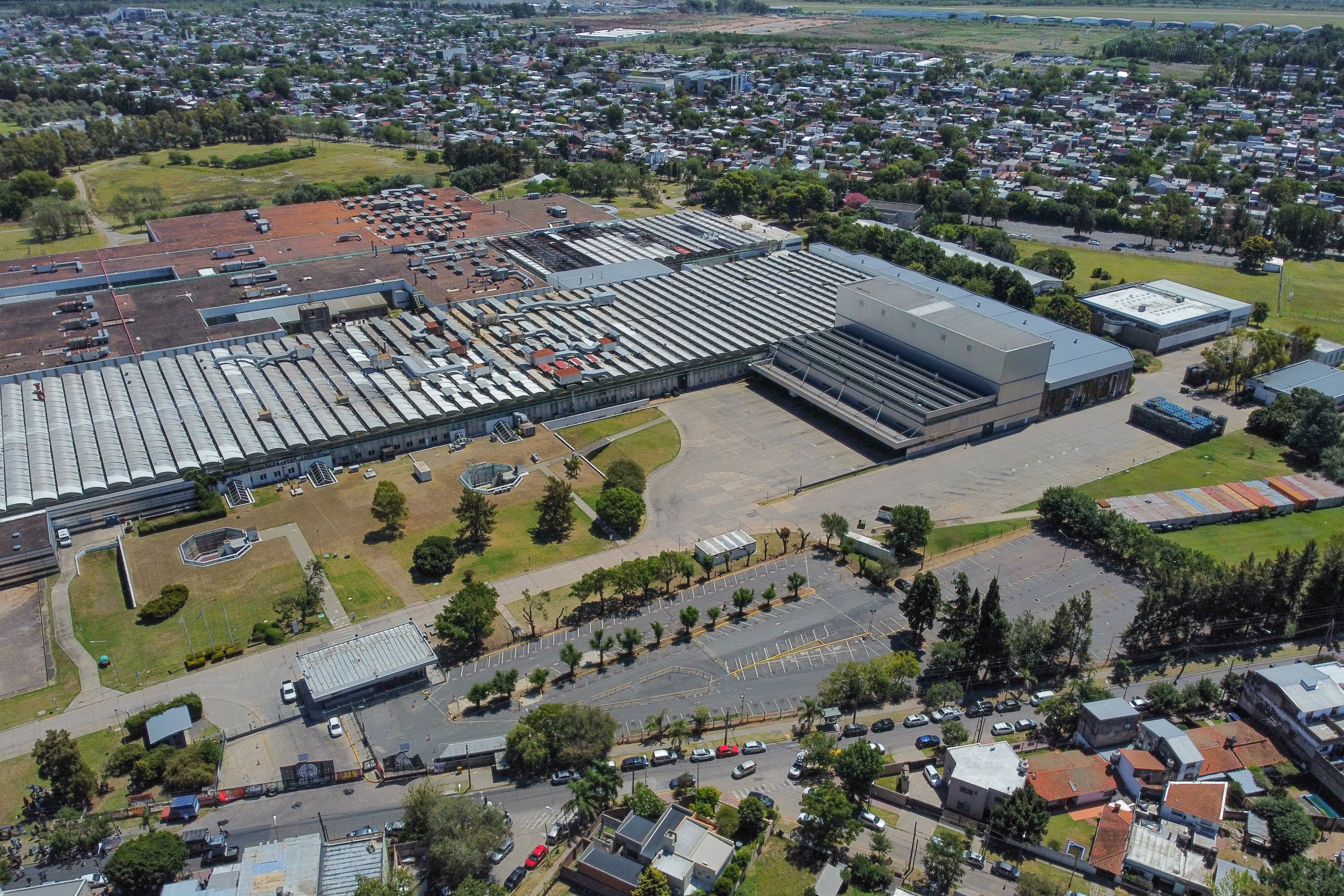 Vista aérea de la planta de Fate en Virreyes, partido de San Fernando