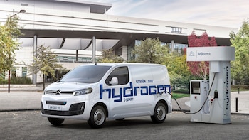 El Citroën ë-Jumpy Hydrogen enchufado