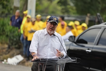 presidente Bernardo Arévalo en conferencia de prensa con medios guatemaltecos
