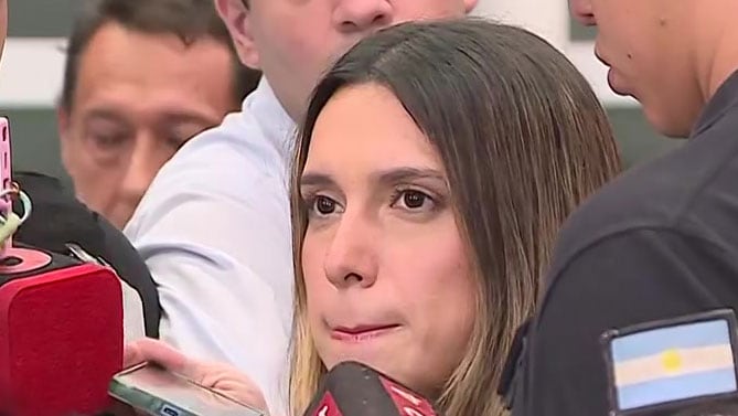 Agostina Páez al regresar al país (captura de video)