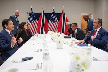 Marco Rubio conversa con el