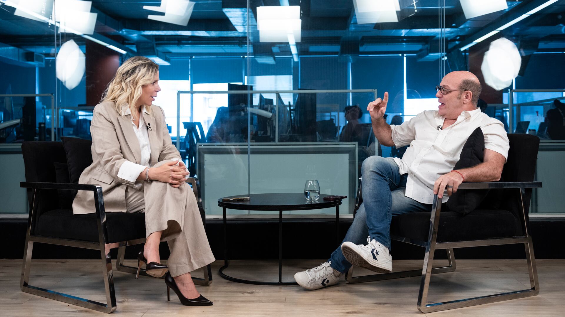 Martín Campilongo, conocido como Campi, destaca su multifacética carrera como actor, humorista y creador de personajes en la escena argentina