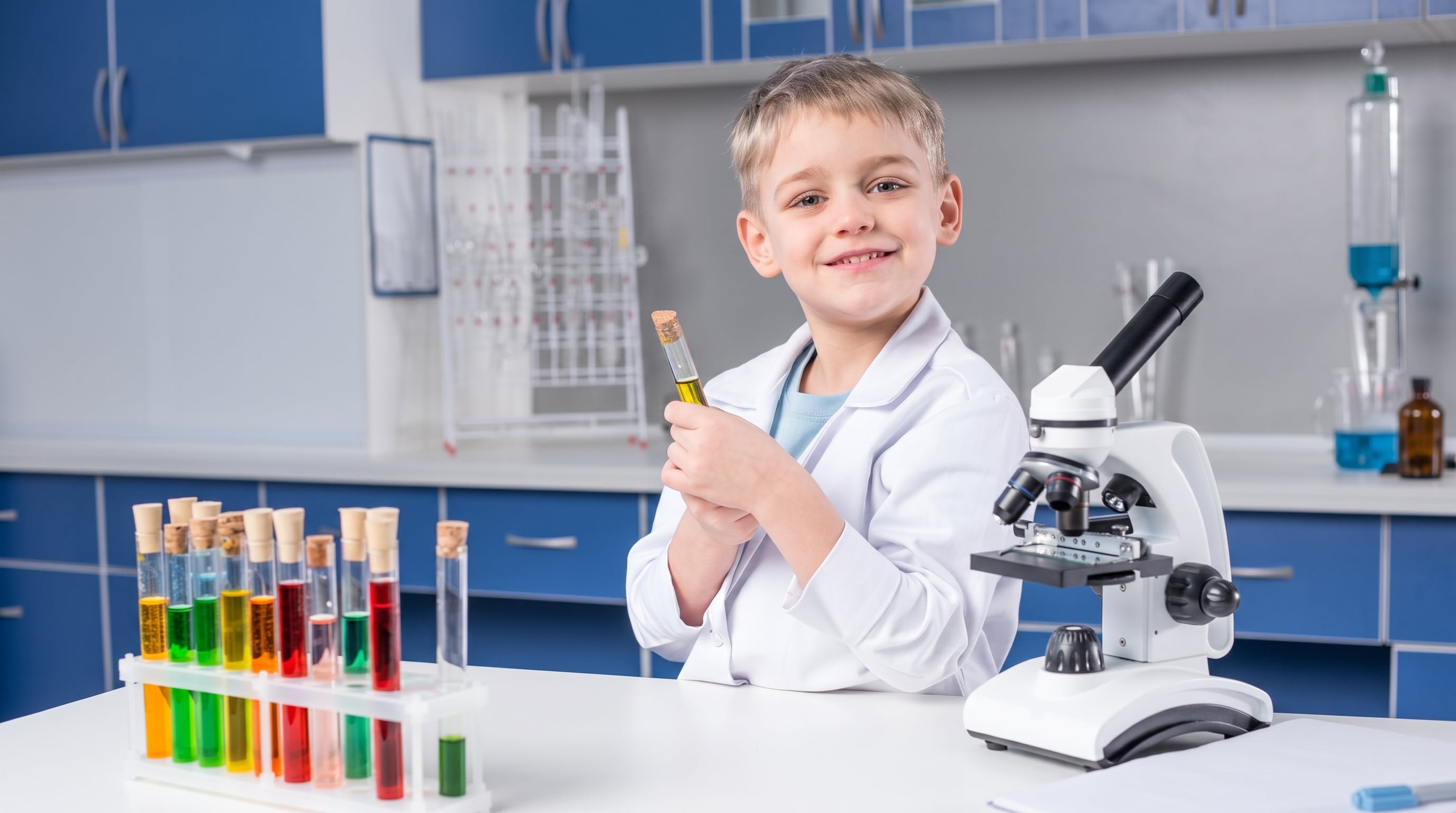 Los investigadores observaron que las preguntas formuladas con “cómo” favorecen explicaciones basadas en causas, procesos y efectos (Imagen Ilustrativa Infobae)