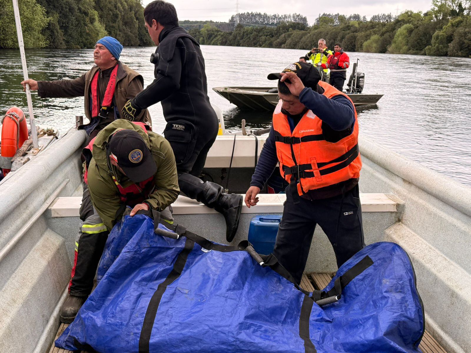 El operativo de búsqueda incluyó a la PDI, Carabineros, bomberos y equipos de rescate de varias comunas