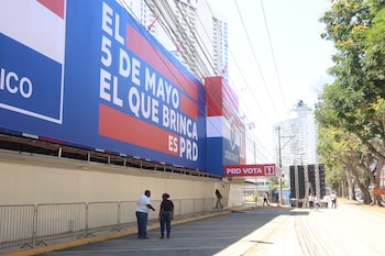 La confianza en los partidos políticos ha ido cayendo con el pasar de los años. EFE/Gabriel Rodríguez