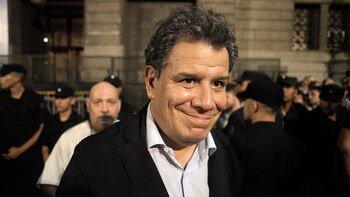 Debate de la Ley Ómnibus en el Congreso exterior noche incidentes portada