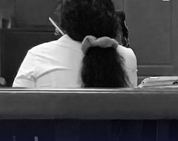 Ana Calixtha M. G. enfrentará juicio por estafa agravada tras presentarse como ingeniera civil en un proyecto de remodelación./ (Centros Judiciales El Salvador)