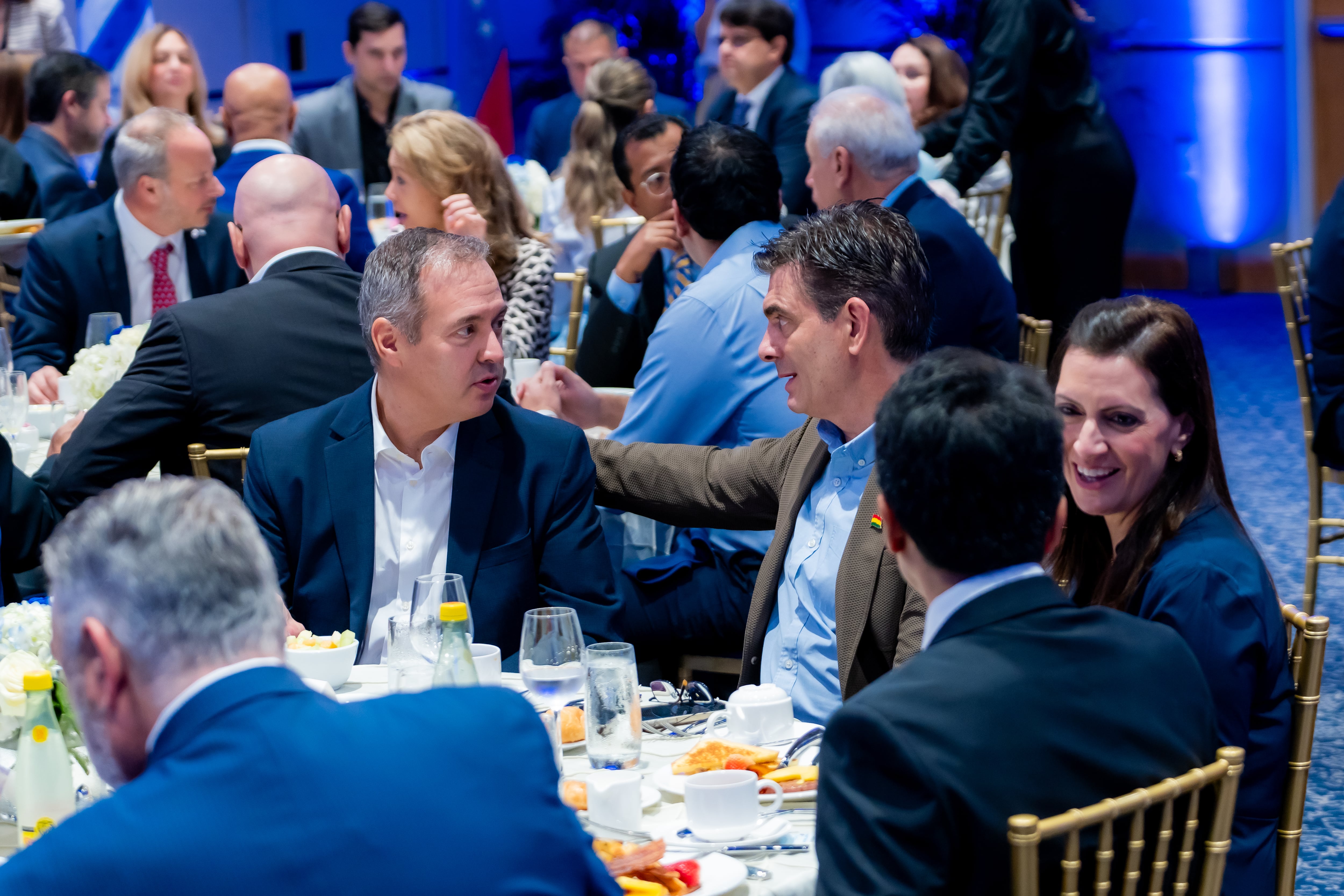 “En tan solo cuatro meses, el presidente Paz se ha convertido en una de las figuras claves del nuevo liderazgo del hemisferio”, afirmó Díaz-Rosillo