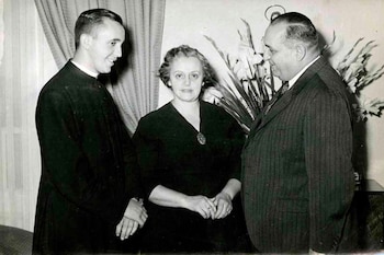 Jorge Bergoglio junto a su