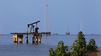 EEUU continúa retirando sanciones a