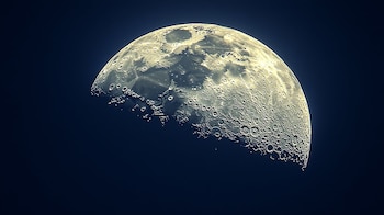 Después del cuarto creciente viene la tan esperada luna llena (Imagen Ilustrativa Infobae)