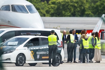 El rey Juan Carlos I en su llegada a Vigo este miércoles 13 de mayo (EFE)