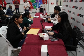 Una postulante participa de una