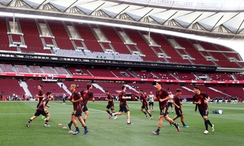 España encabeza el Grupo E