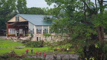Camp Mystic, escenario de una tragedia que conmocionó a EE. UU., se declara en bancarrota tras las inundaciones que mataron a 28 personas