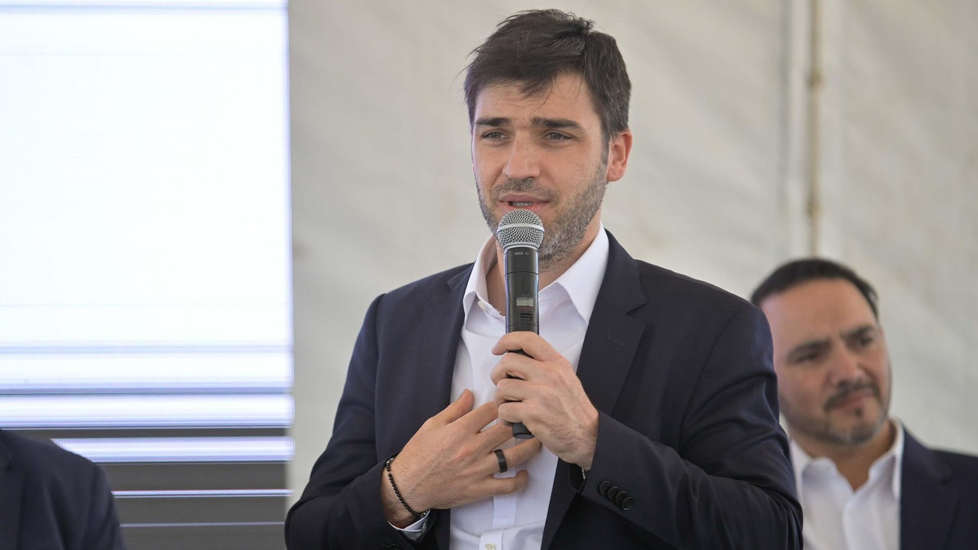 El gobernador Ignacio Torres busca que la costa chubutense aloje una nueva vía de conexión para el tráfico internacional de datos