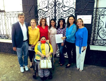 Legisladores del PRI, PAN y