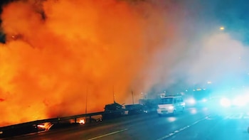 Gran incendio en la Panamericana Norte: fuego en vivero dificulta visibilidad y tránsito en Los Olivos