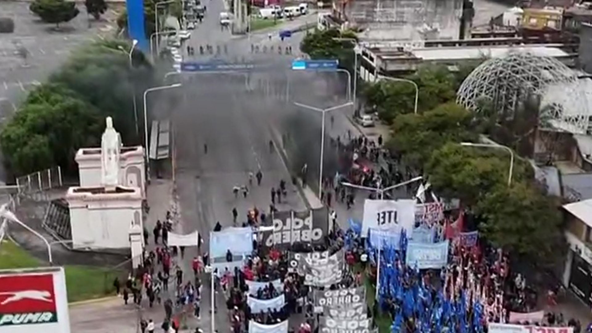 El Gobierno nacional suspendió el programa Volver al Trabajo, afectando a cerca de 950.000 familias y profundizando la crisis social (Captura de video)