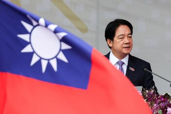 El presidente de Taiwán, Lai Ching-te, pronuncia un discurso en el día nacional con motivo del 113 cumpleaños de la República de China, nombre formal de Taiwán. (REUTERS/Ann Wang)