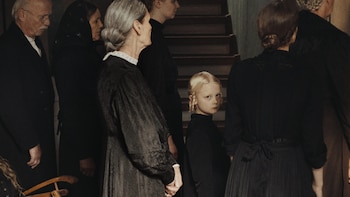 ‘El sonido de la caída’, la película más hipnótica y misteriosa que verás este año: así es la sobrecogedora historia de una familia alemana a través del tiempo